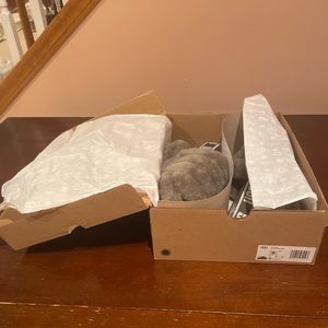 NWT Ugg Fluff Yeah Slide Slippers (size 9)